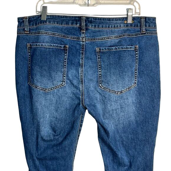 Cabi Skinny Jeans Size 16 Style 5087 Medium Wash Distressed Stretch Denim - Picture 4 of 7